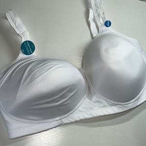 NWT. White bra with lining.